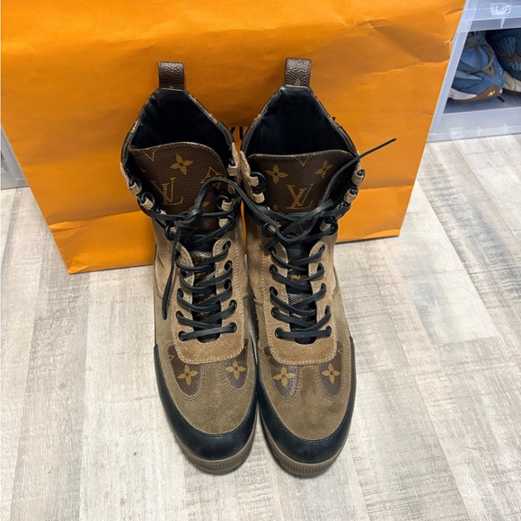 Louis Vuitton Black and Brown Lace Up Boots - Picture 7 of 7